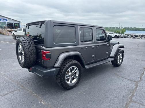 Granite Crystal Metallic Clearcoat 2018 Jeep Wrangler Unlimited Sahara