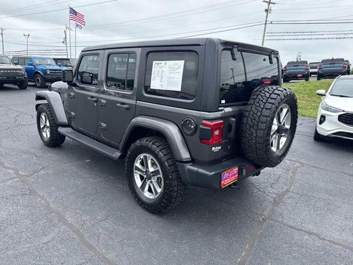 Granite Crystal Metallic Clearcoat 2018 Jeep Wrangler Unlimited Sahara