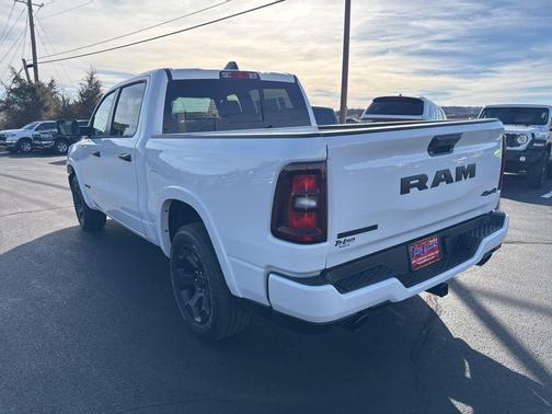 Bright White Clearcoat 2026 RAM 1500 Big Horn/Lone Star