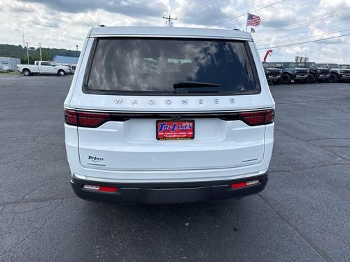 Bright White Clearcoat 2022 Jeep Wagoneer Series III 4x4