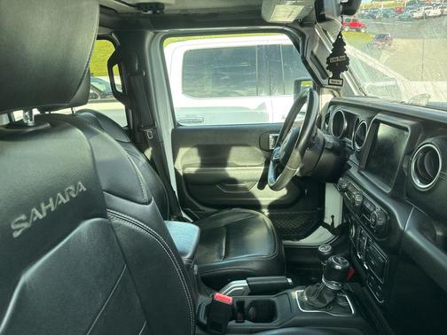 Bright White Clearcoat 2020 Jeep Wrangler Unlimited Sahara