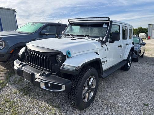 Bright White Clearcoat 2020 Jeep Wrangler Unlimited Sahara