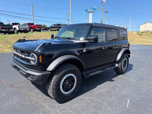 Shadow Black 2026 Ford Bronco Outer Banks