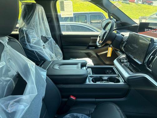 Glacier Gray Metallic Tri-Coat 2026 Ford Expedition Max Platinum
