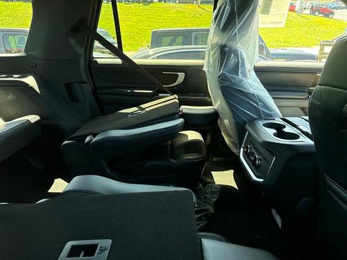Glacier Gray Metallic Tri-Coat 2026 Ford Expedition Max Platinum