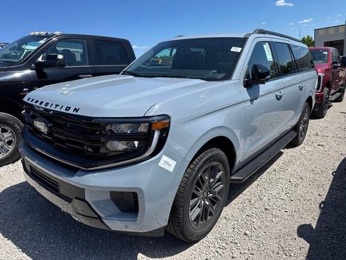 Glacier Gray Metallic Tri-Coat 2026 Ford Expedition Max Platinum