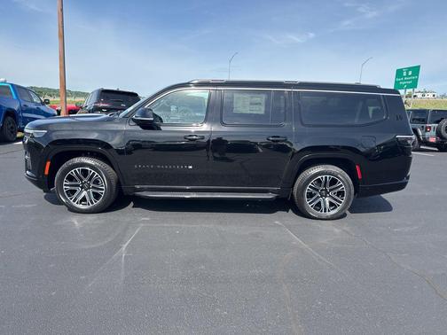 High Gloss Black 2026 Jeep Grand Wagoneer L 4x4