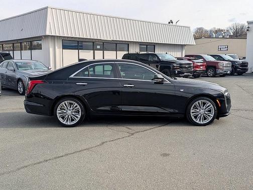 2022 Cadillac CT4 Premium Luxury
