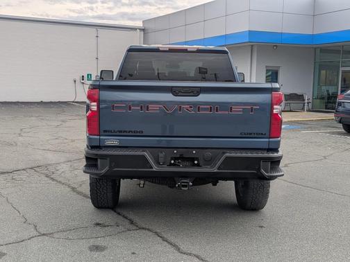 2025 Chevrolet Silverado 2500 Custom