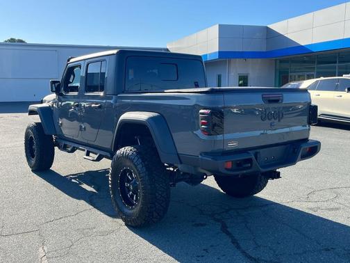 2020 Jeep Gladiator Sport