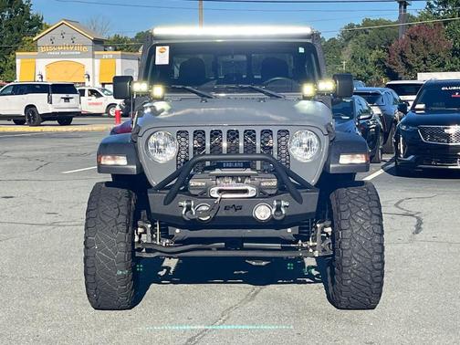 2020 Jeep Gladiator Sport