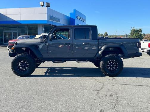 2020 Jeep Gladiator Sport