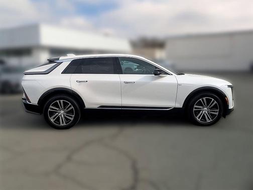 2025 Cadillac LYRIQ Luxury