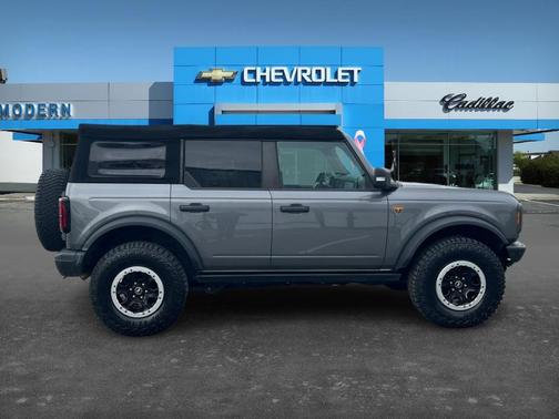 2021 Ford Bronco Base