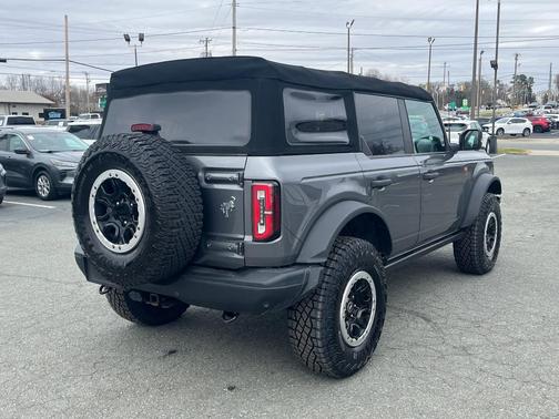 2021 Ford Bronco Base