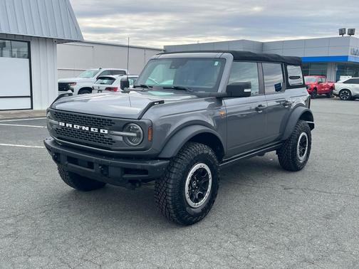 2021 Ford Bronco Base