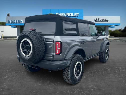 2021 Ford Bronco Base