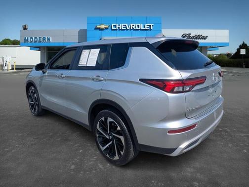 2022 Mitsubishi Outlander SE