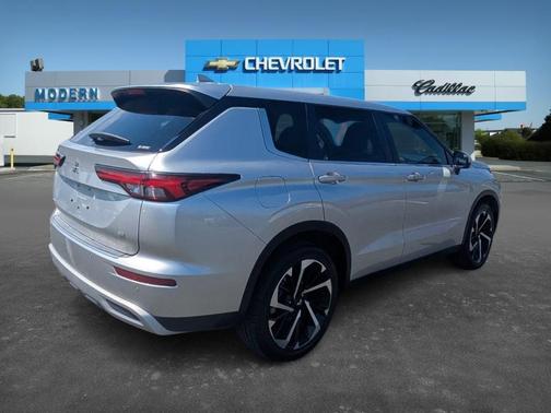 2022 Mitsubishi Outlander SE