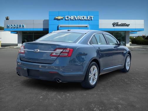 2018 Ford Taurus SE