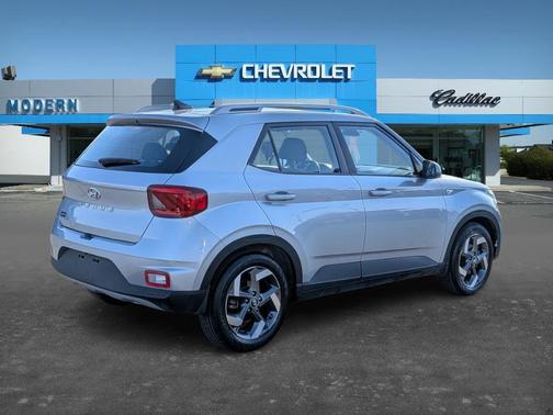 2022 Hyundai VENUE SEL