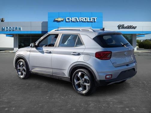 2022 Hyundai VENUE SEL