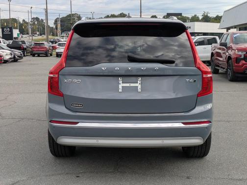 2022 Volvo XC90 T6 Inscription 7 Passenger