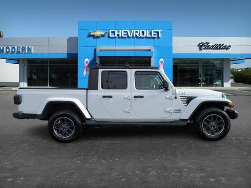 2022 Jeep Gladiator Overland