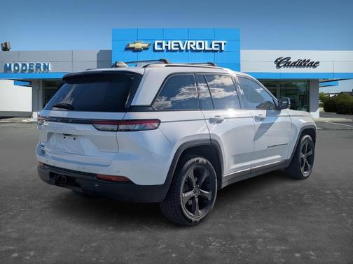 2023 Jeep Grand Cherokee Altitude