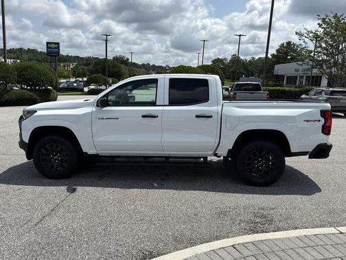 Summit White 2026 Chevrolet Colorado WT