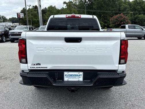 Summit White 2026 Chevrolet Colorado WT