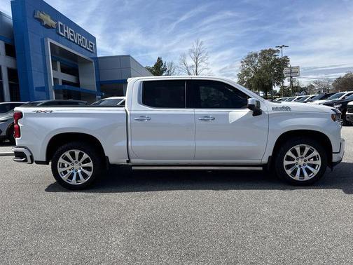 Iridescent Pearl Tricoat 2021 Chevrolet Silverado 1500 High Country