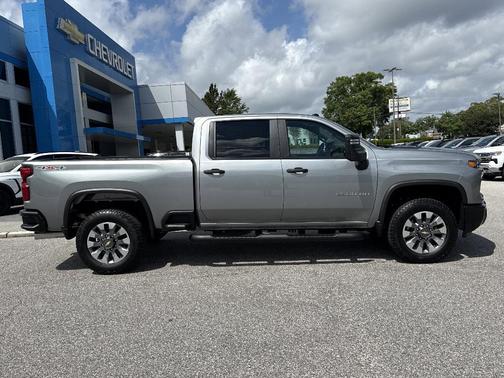 Sterling Gray Metallic 2026 Chevrolet Silverado 2500 Custom