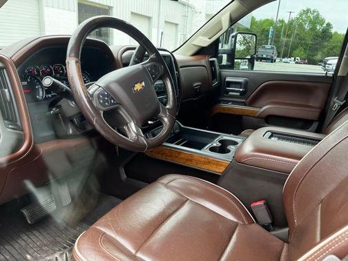 Black 2018 Chevrolet Silverado 2500 High Country