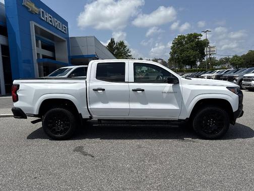 Summit White 2026 Chevrolet Colorado WT