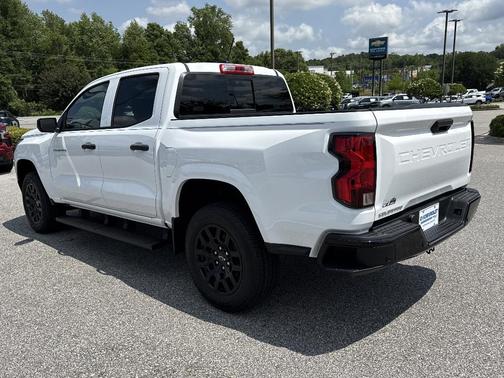Summit White 2026 Chevrolet Colorado WT