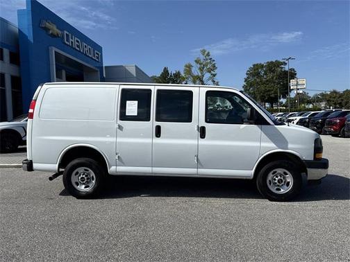 2023 GMC Savana 2500 Work Van