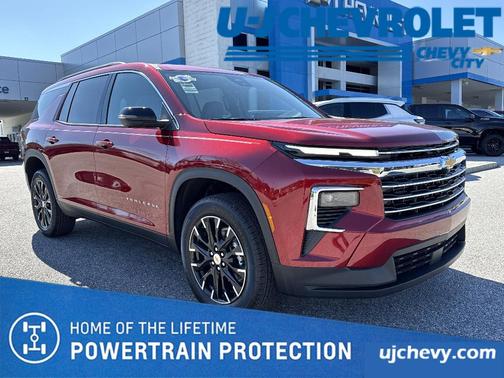 Radiant Red Tintcoat 2026 Chevrolet Traverse LT