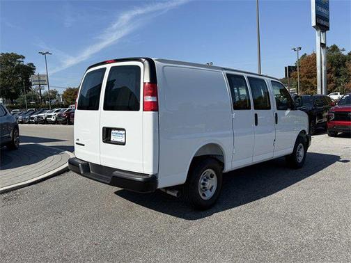 2025 Chevrolet Express 2500 RWD 2500 Regular Wheelbase WT