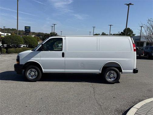 2025 Chevrolet Express 2500 RWD 2500 Regular Wheelbase WT
