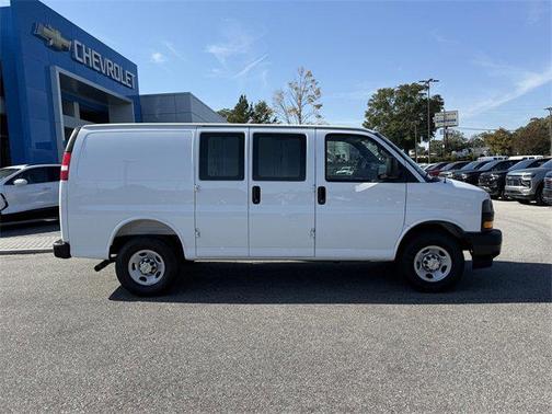 2025 Chevrolet Express 2500 RWD 2500 Regular Wheelbase WT
