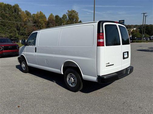 2025 Chevrolet Express 2500 RWD 2500 Regular Wheelbase WT