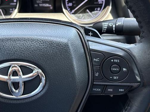 Ice Edge 2022 Toyota Camry SE