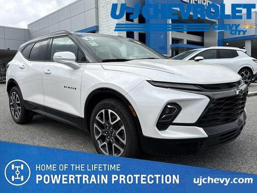 Iridescent Pearl Tricoat 2025 Chevrolet Blazer RS