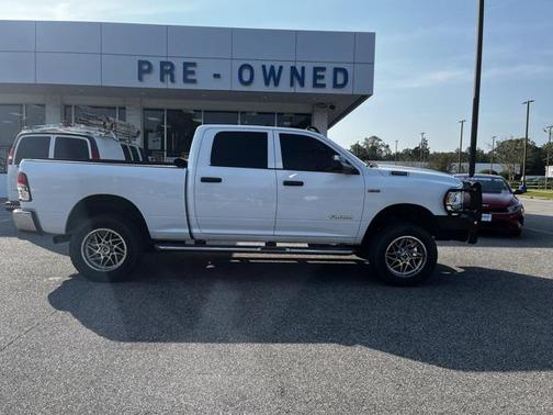 2021 RAM 2500 Tradesman Crew Cab 4x4 6'4' Box