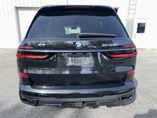 Black Sapphire Metallic 2025 BMW X7 M60i