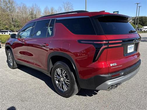 2025 Chevrolet Traverse LT