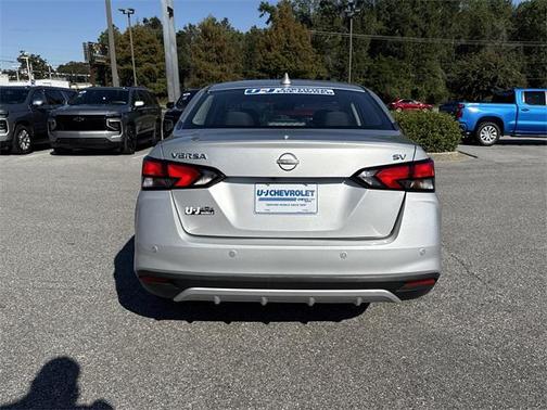 2023 Nissan Versa 1.6 SV