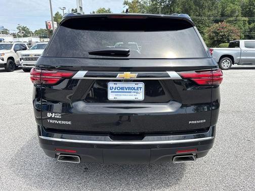 Mosaic Black Metallic 2023 Chevrolet Traverse Premier