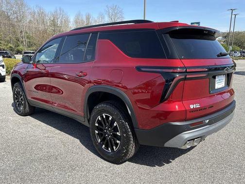 Radiant Red Tintcoat 2026 Chevrolet Traverse AWD Z71